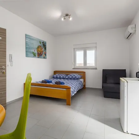 Apartment Vita'1 *